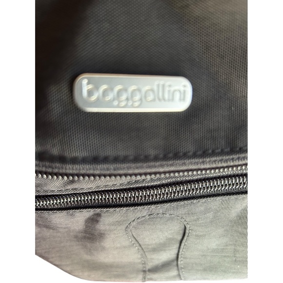 Baggallini black nylon fanny pack bag - Picture 8 of 8